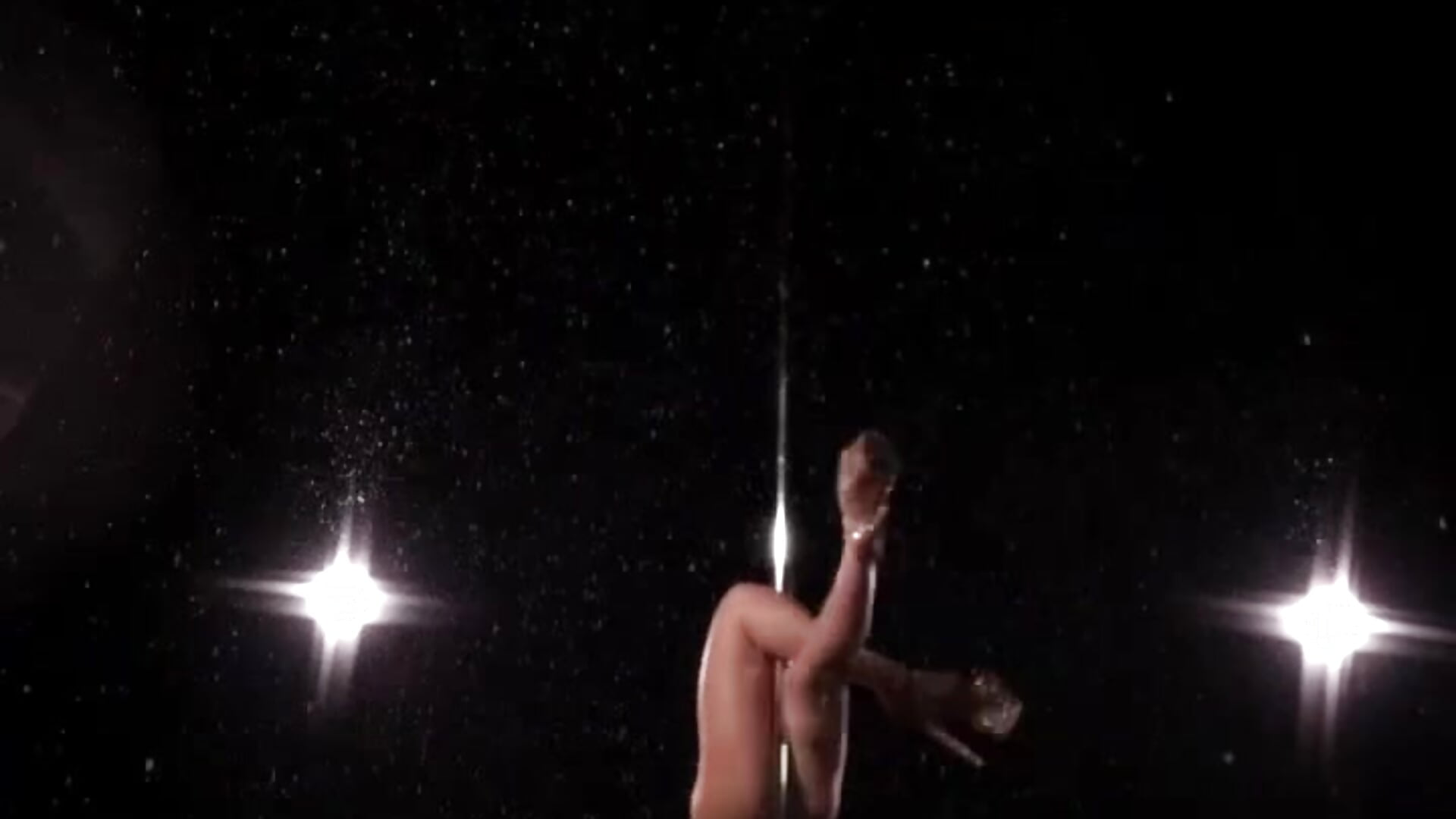 Sexy pole dance ;)