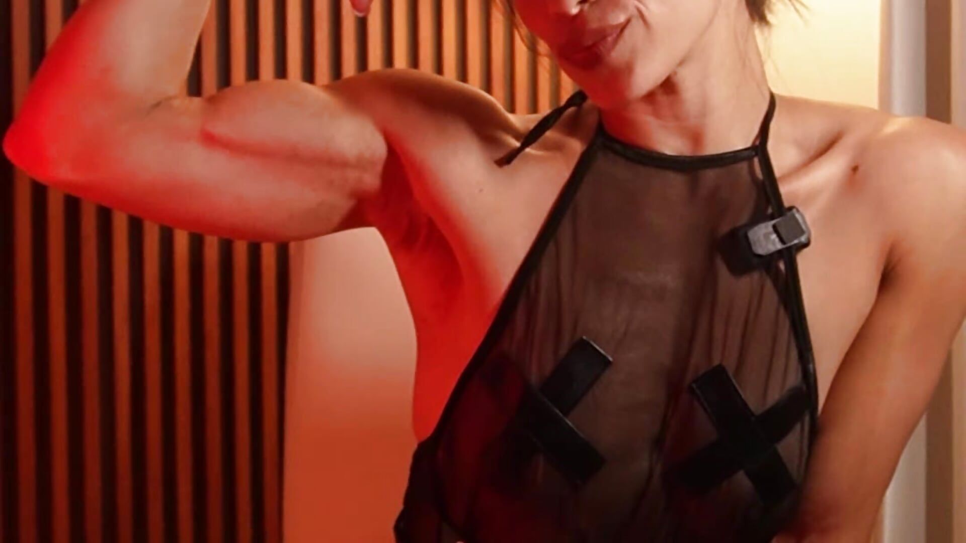 M USCLE GIRL - video av Elena_Kink cam-modell