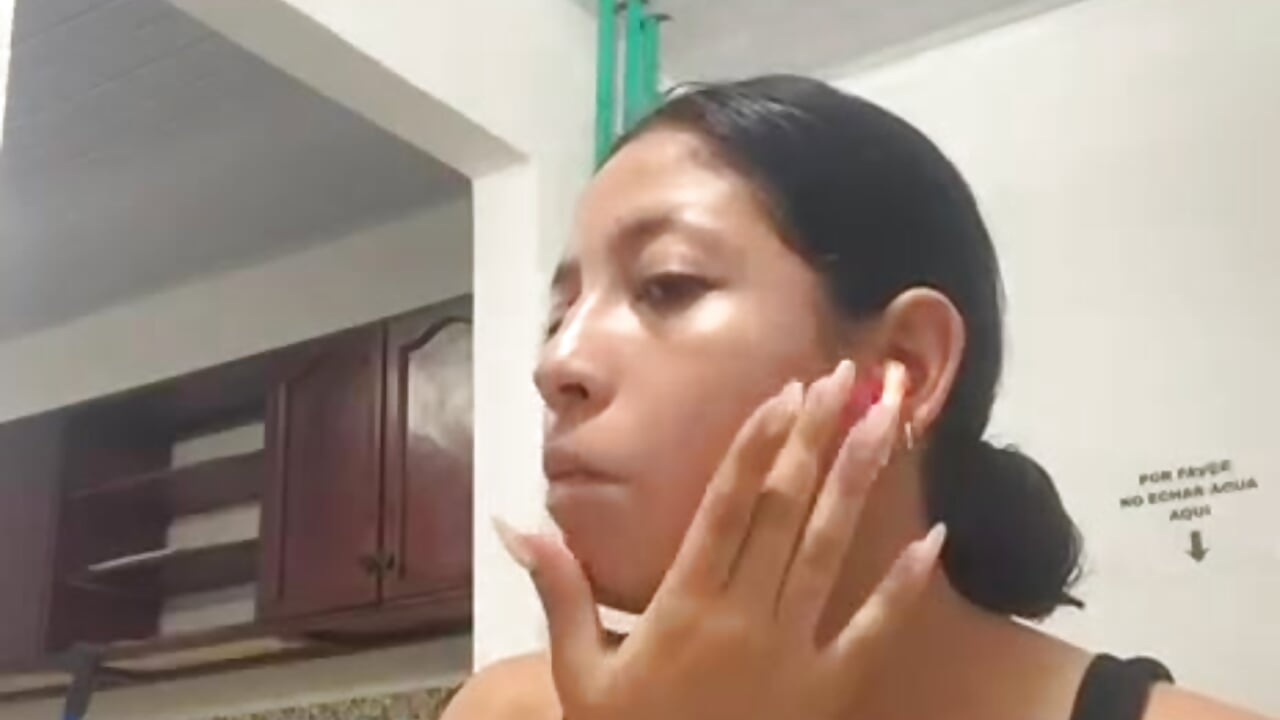 Get makeup with me... - clip cu HolyLux model videochat