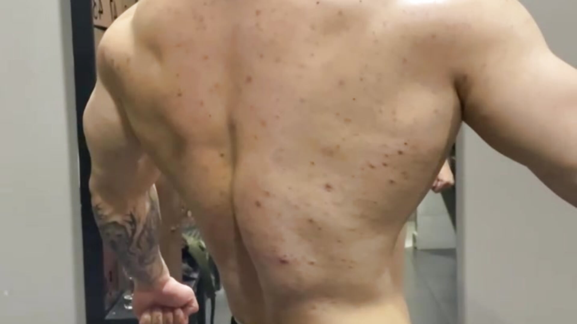 POSE - video by dante_read cam model