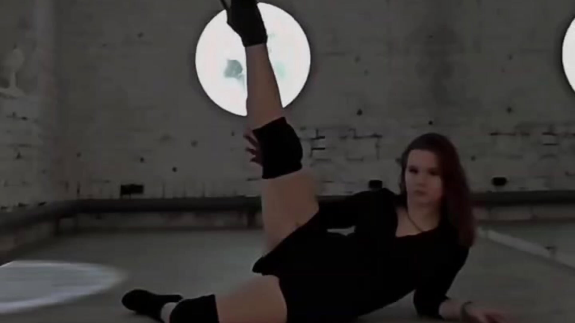 hot dance - video by QuiveredFrown cam model