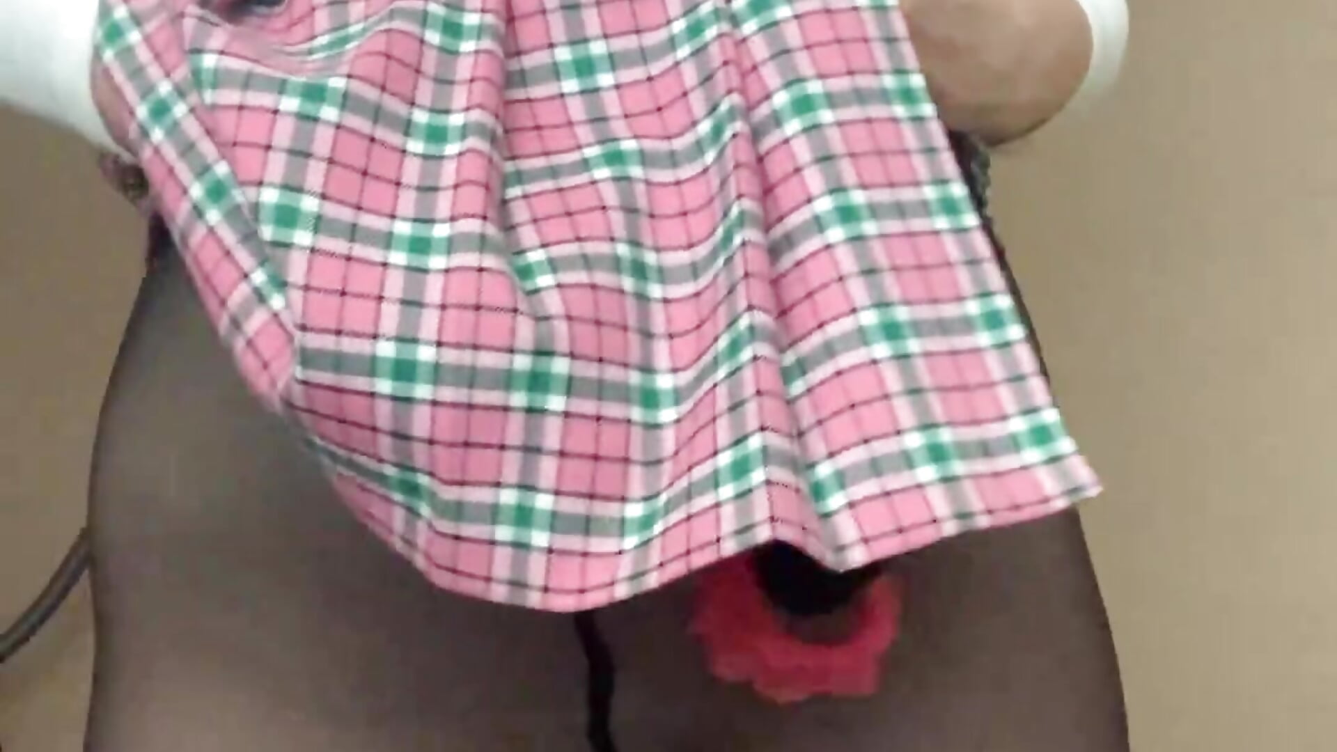 change panties under skirt - video by CeaneLino cam model