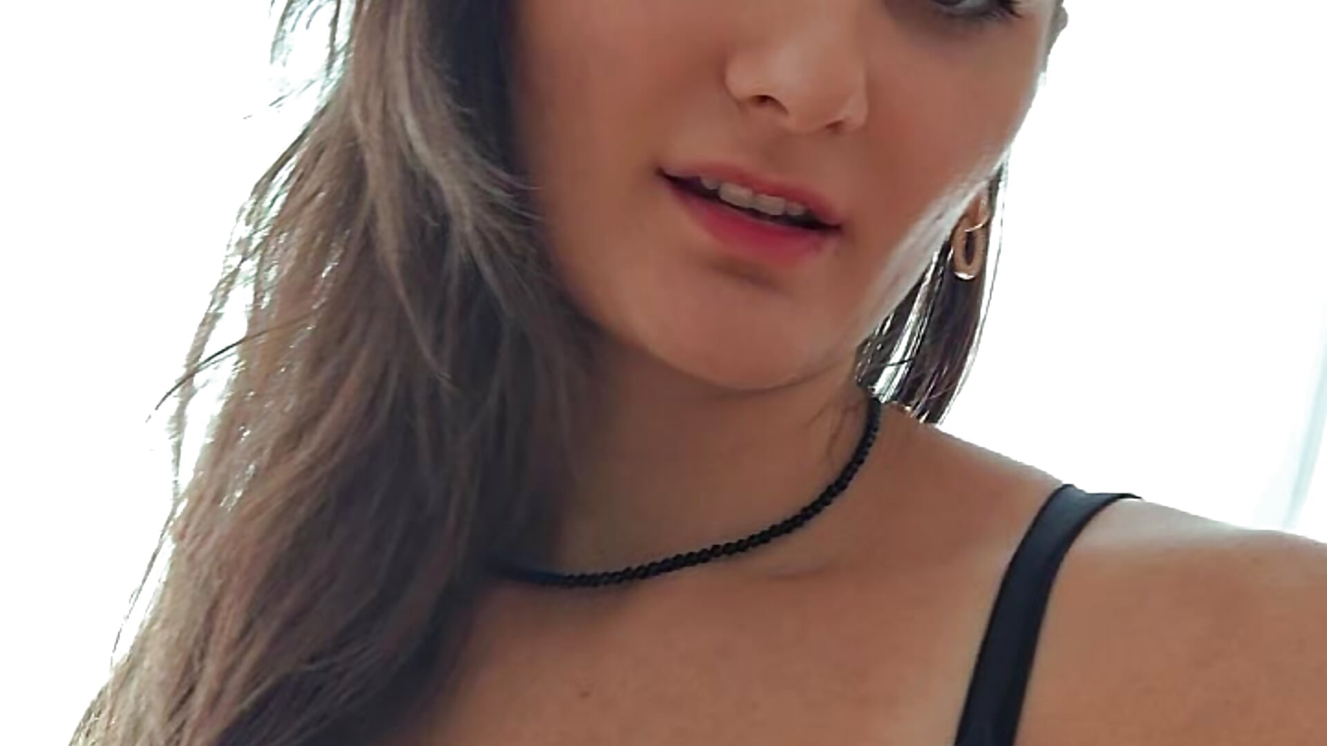 Describe me in one word. - video di Nika_aa modella di cam