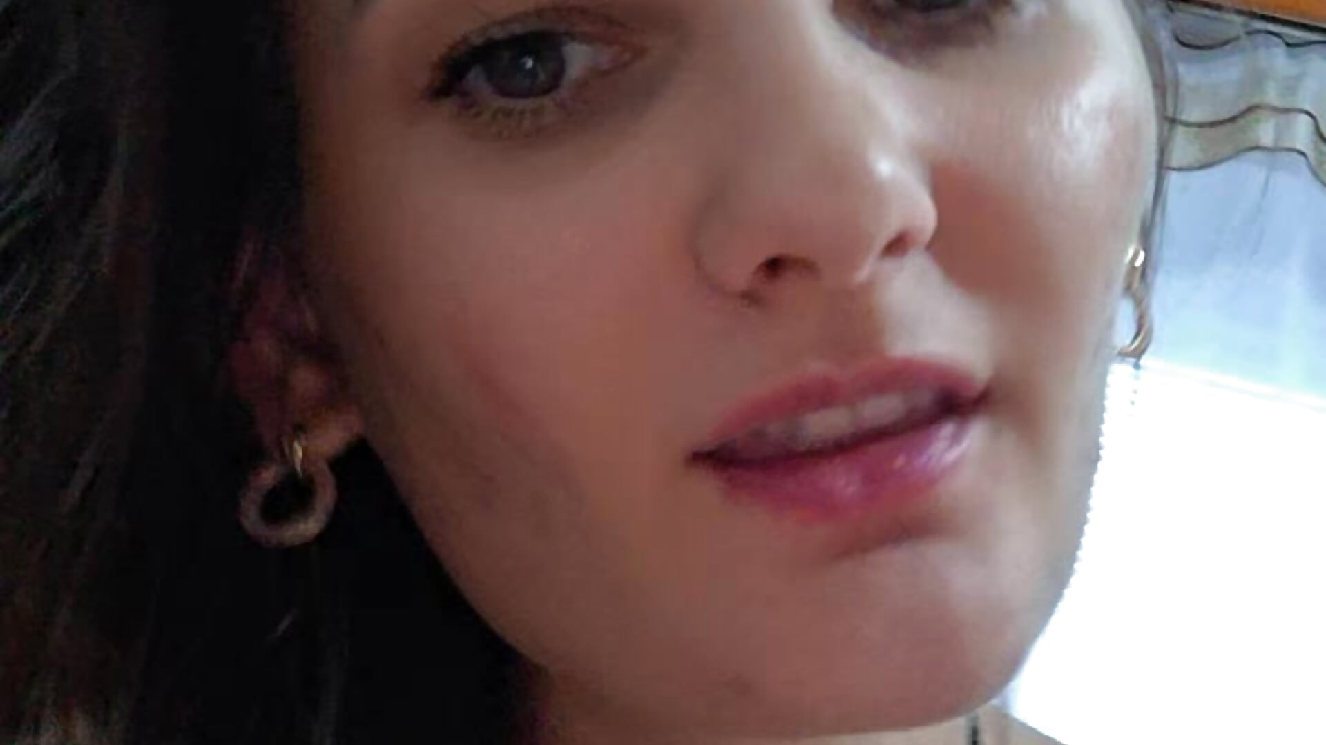 What are you thinking about? Could it be me? - video av Nika_aa cam-modell