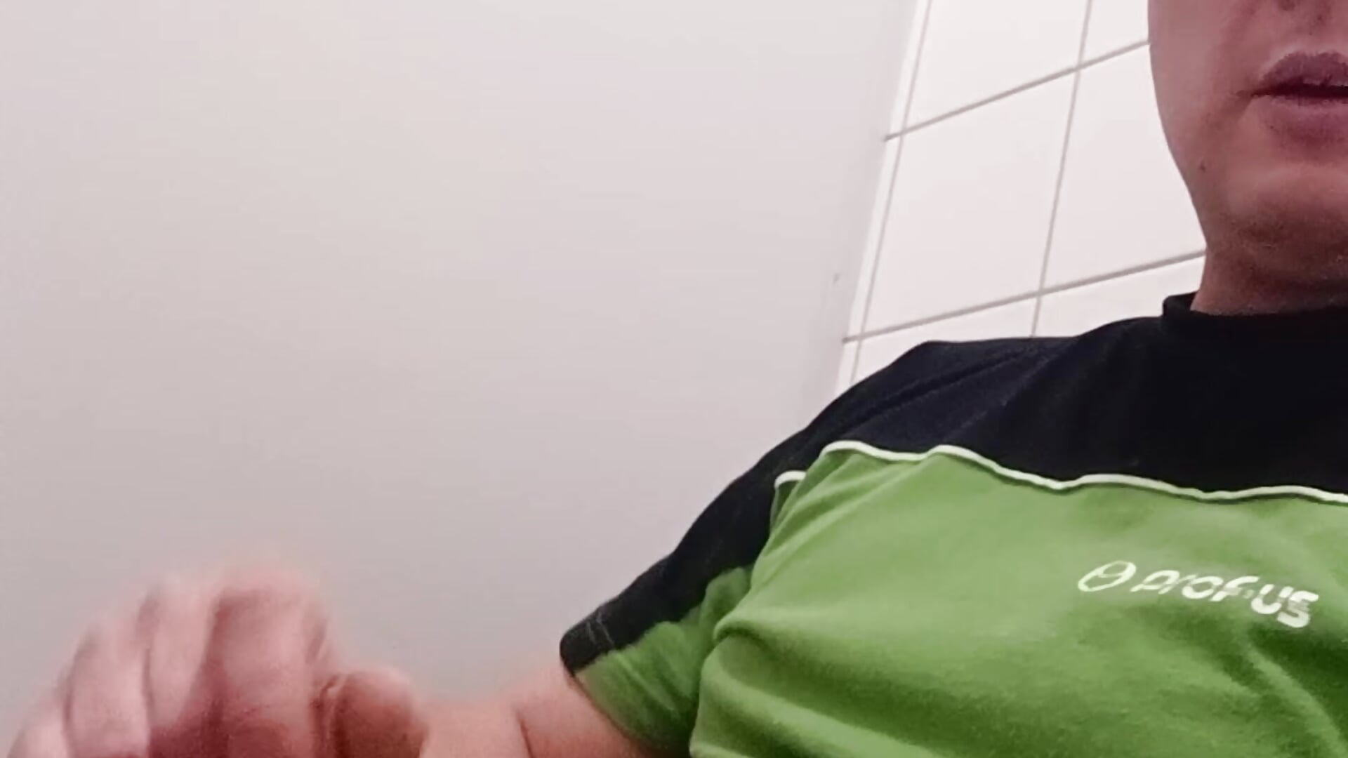 Kiedy obowiązki na chwilę schodzą na daldszy an... dyskretna przerwa i trochę emocji za zamkniętymi – video od webkamerové modelky TwardyBat