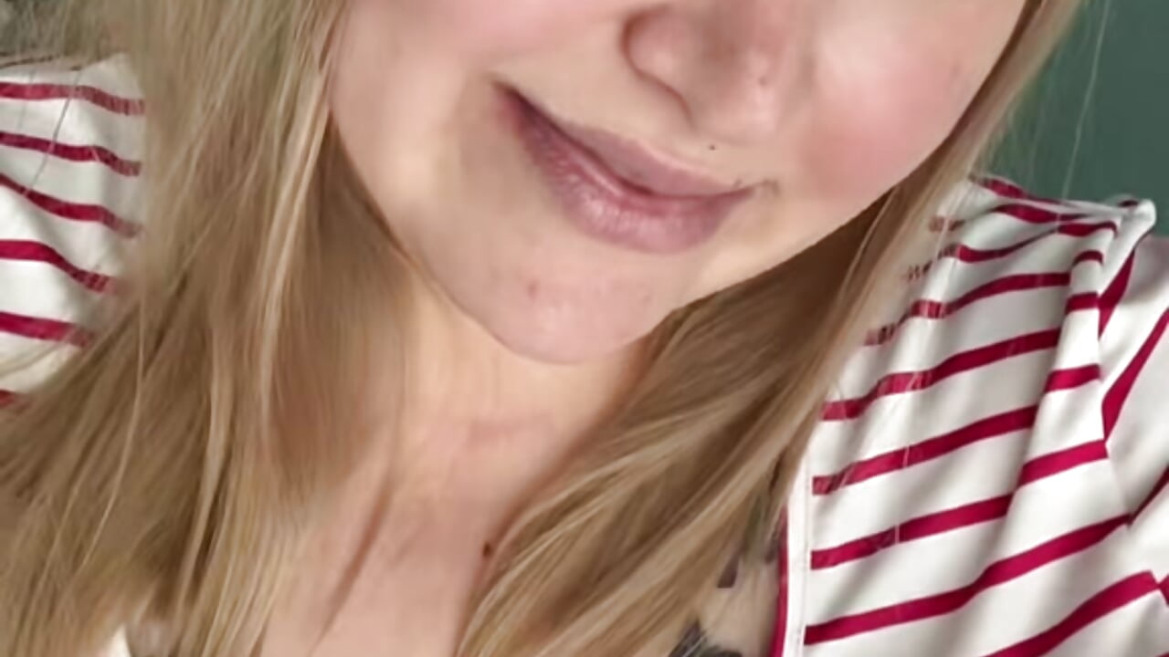 The hat suits me) - video by Vita6777 cam model