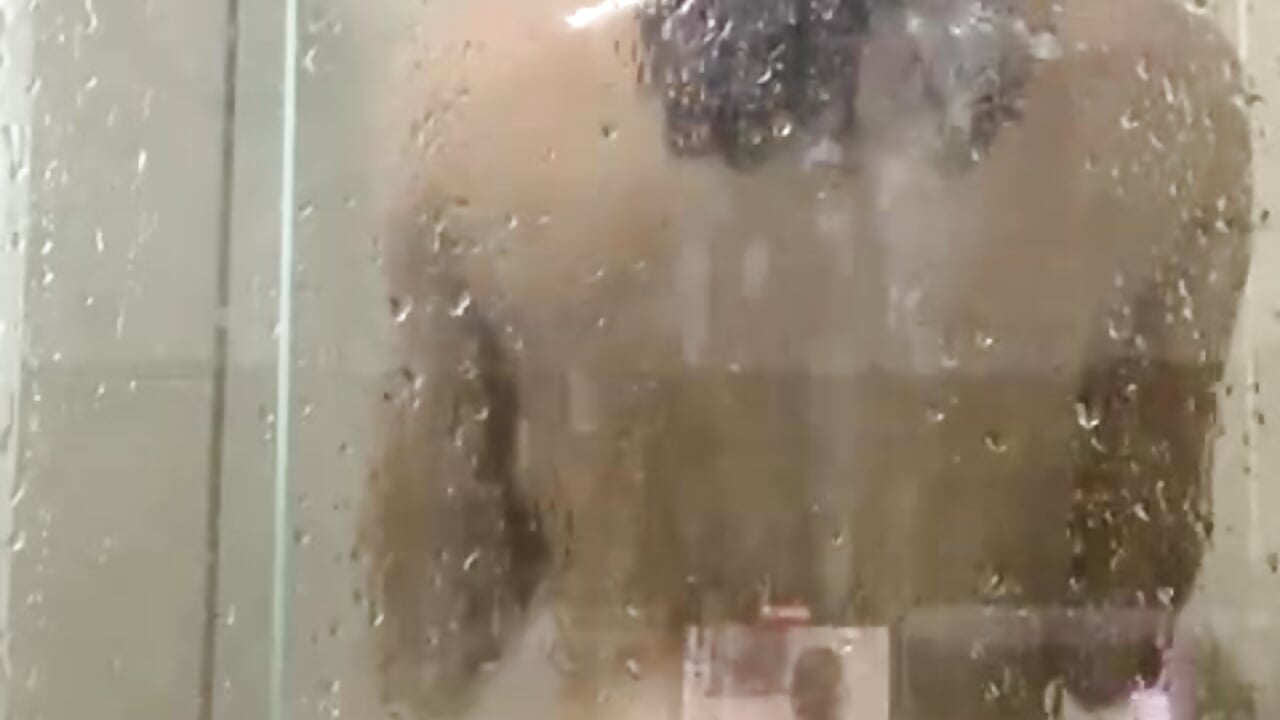 shower hot - video by Laaura-Velez cam model