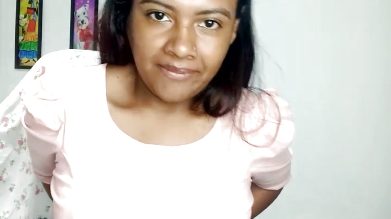 Lovery - video by vannesitha25 cam model