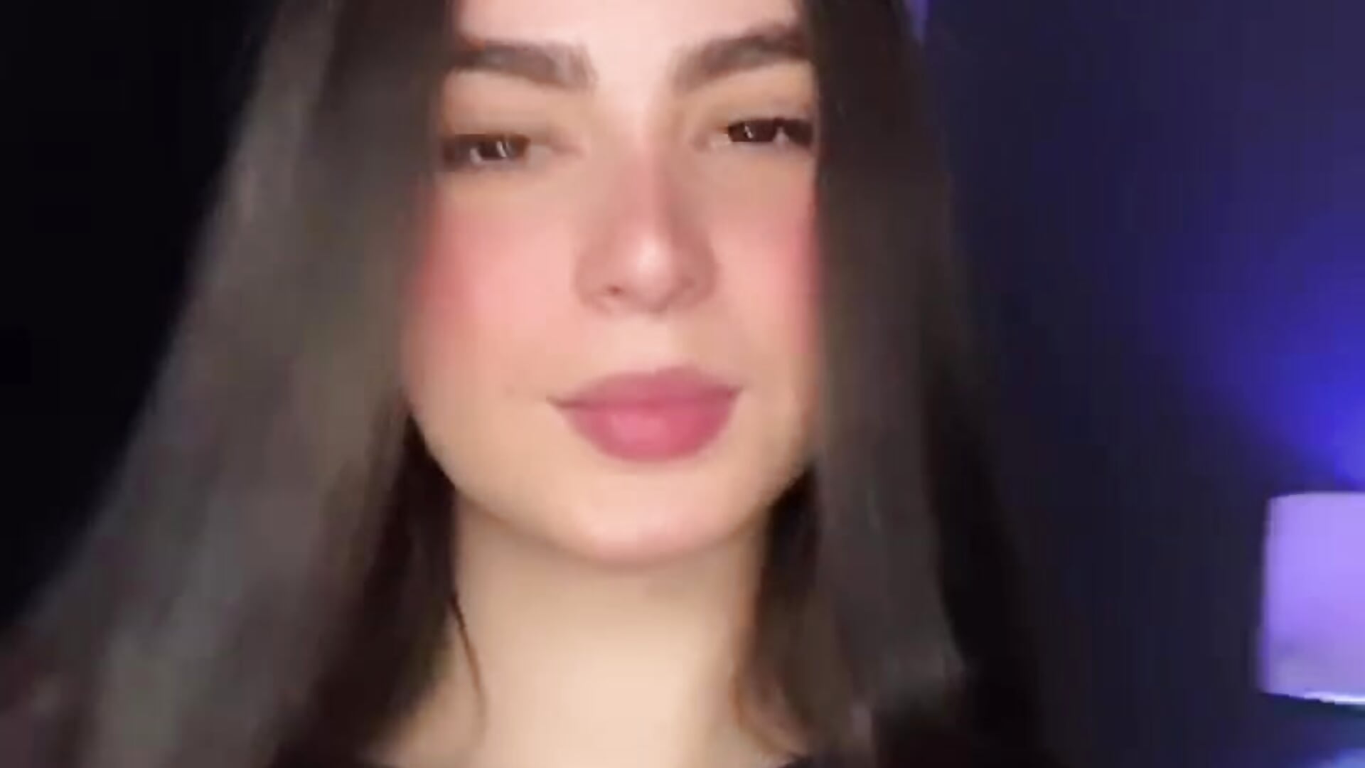 kiss for you – видео вебкам-модели SaradaParker