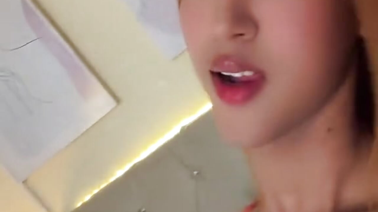 A little bit of my face:heart::lol: - відео від вебкаммоделі Chloe_Celeste