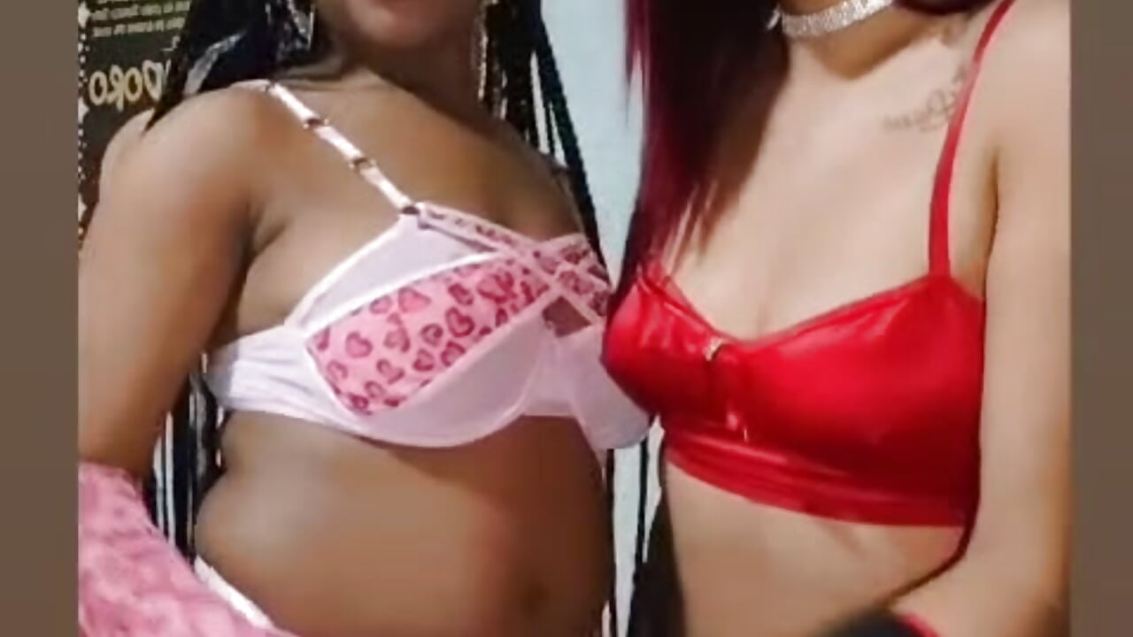 Sexy girls - video by scarletandroxanecs cam model