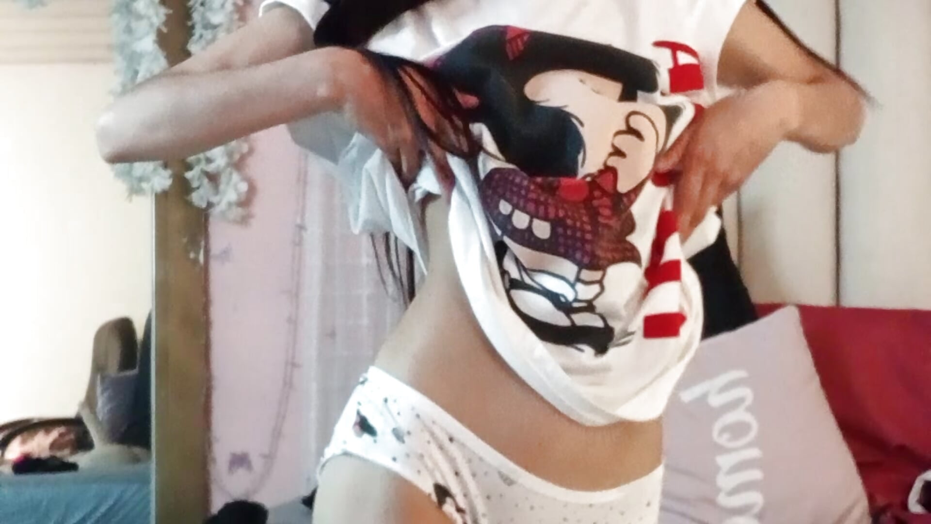 Mira como me tocó  amor bello y te hago un mini baile - video by SweetRenata_ cam model