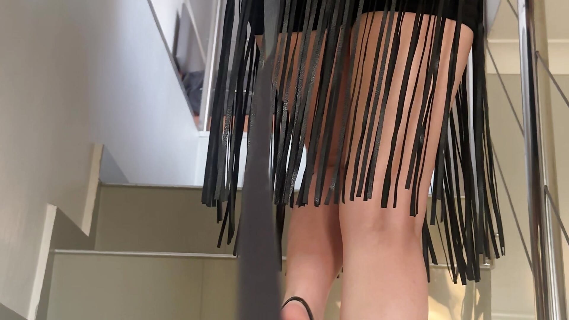 The collar around your neck -- you can't escape 🕸️ - vídeo de Marie_Fitch modelo de câmara