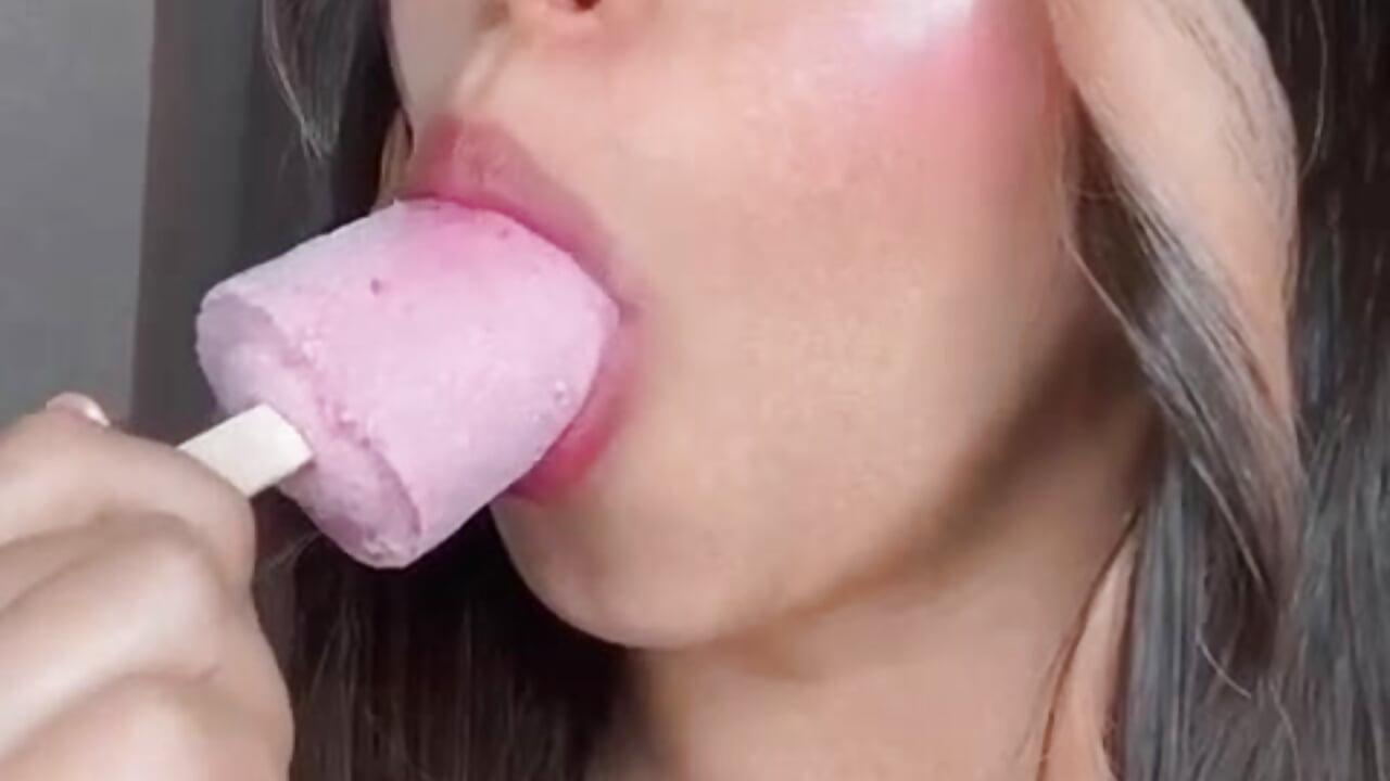 Wanna feel how slow I lick it? 👅 - video by Ellenstefany__ cam model