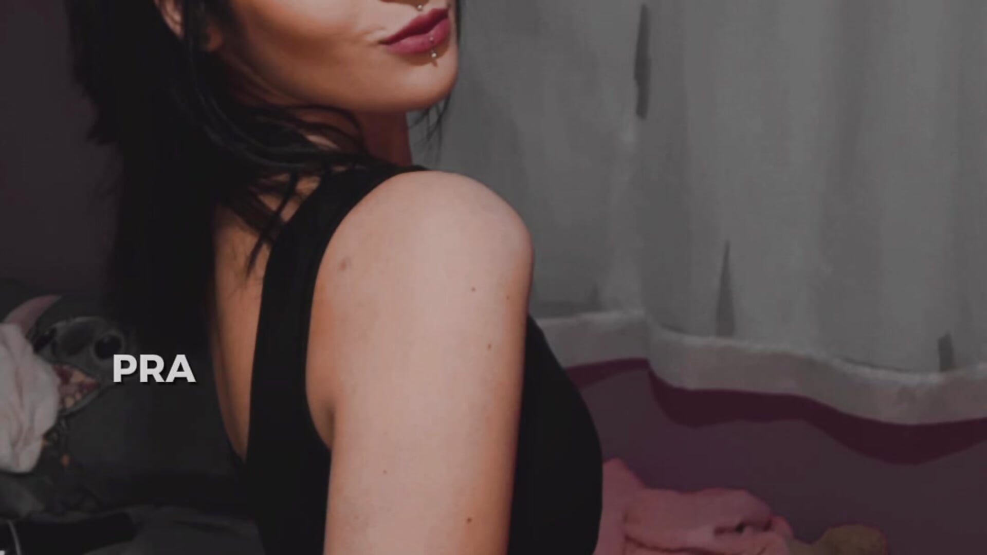 1000016913 - video by JulieGoth cam model