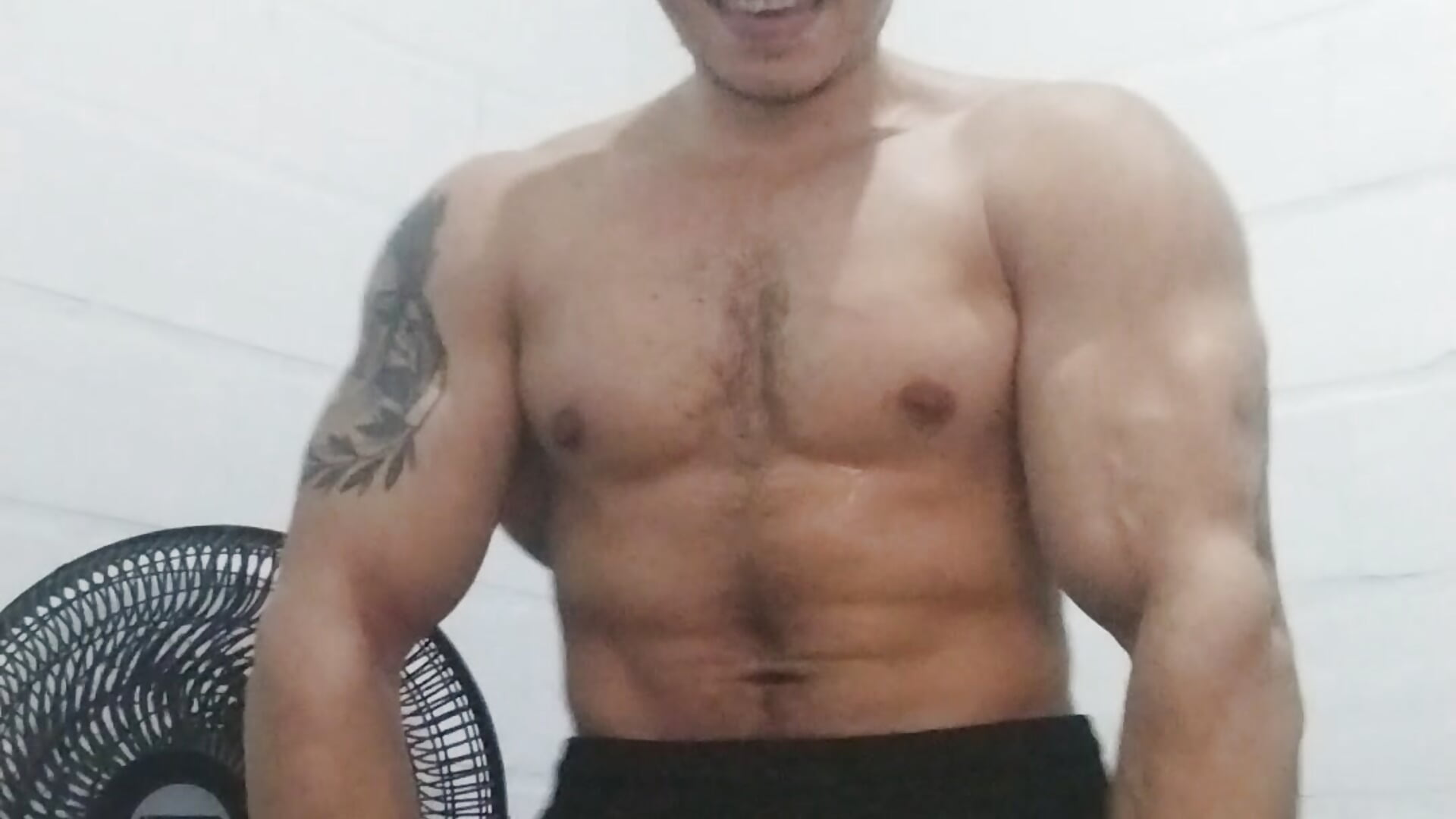 ME BEST BOFY VERY GOOD - video by BigMontainsRock cam model