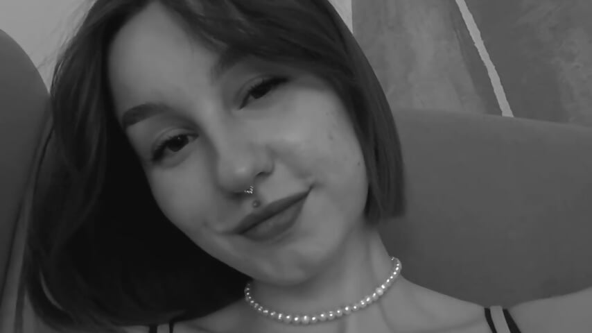 kiss u wink - video by ClaireMathis cam model