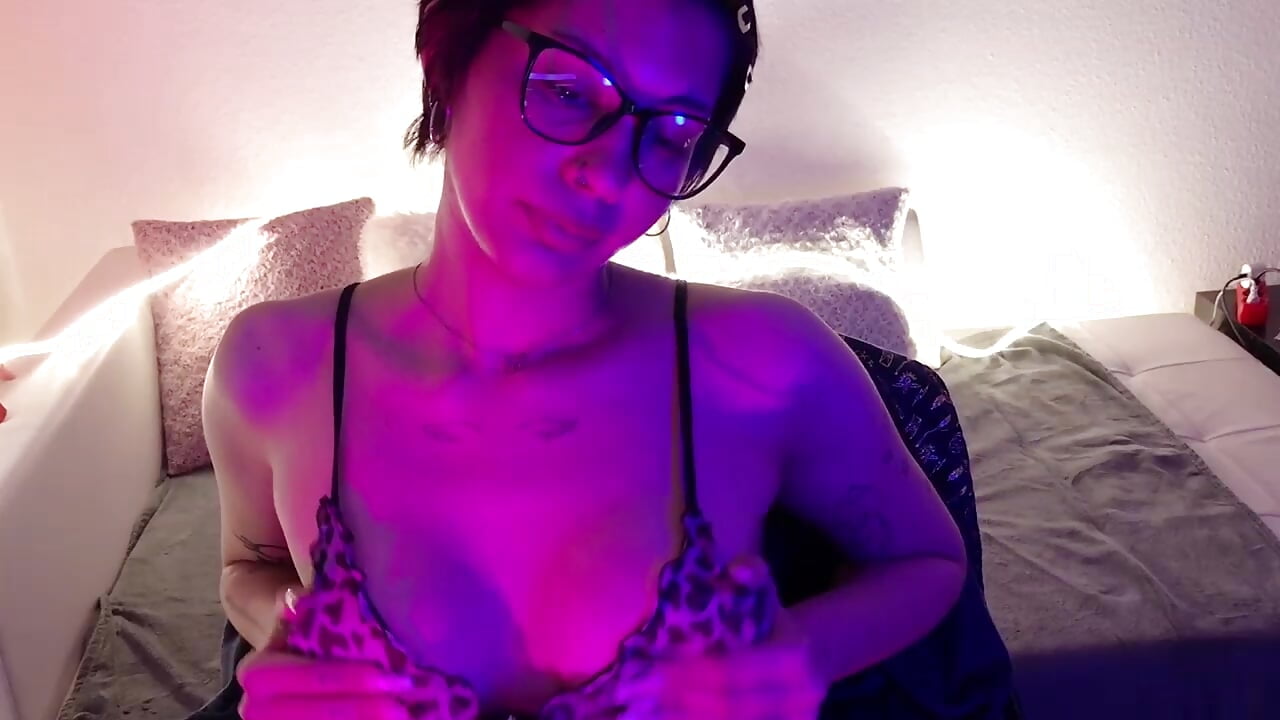 [14 Nov 09:41] Private Show - copy 17 Jan 18:39 - відео від вебкаммоделі LoraShines