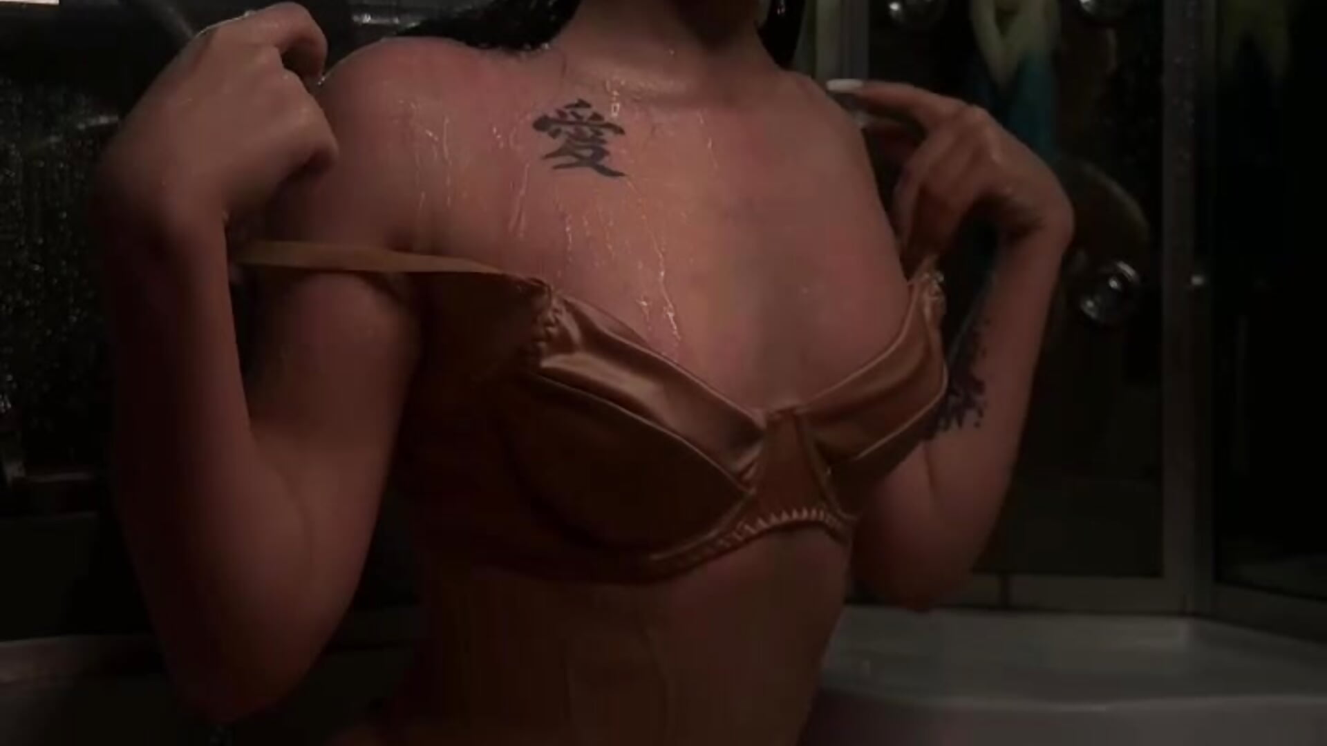 Me in bath o_0 - video by RonnieSchmertz cam model