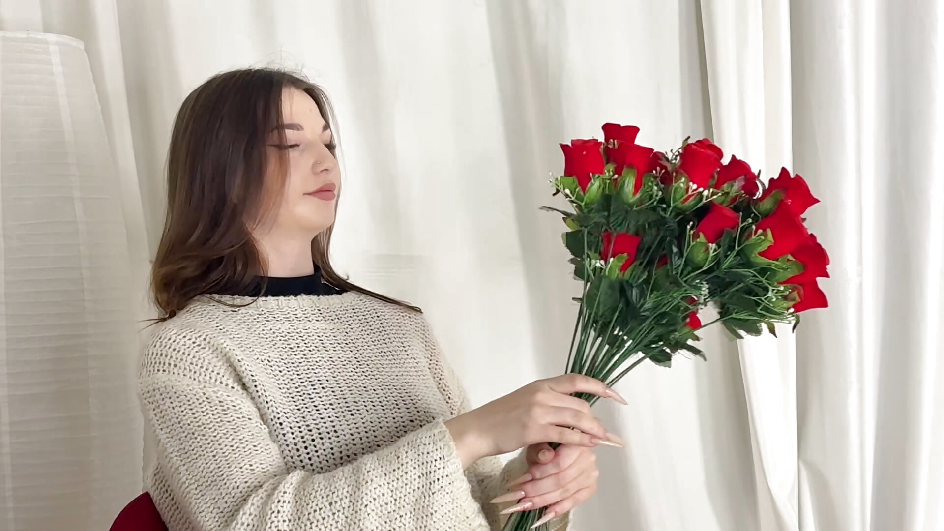 look how beautiful I am - video by TheoPeecha cam model