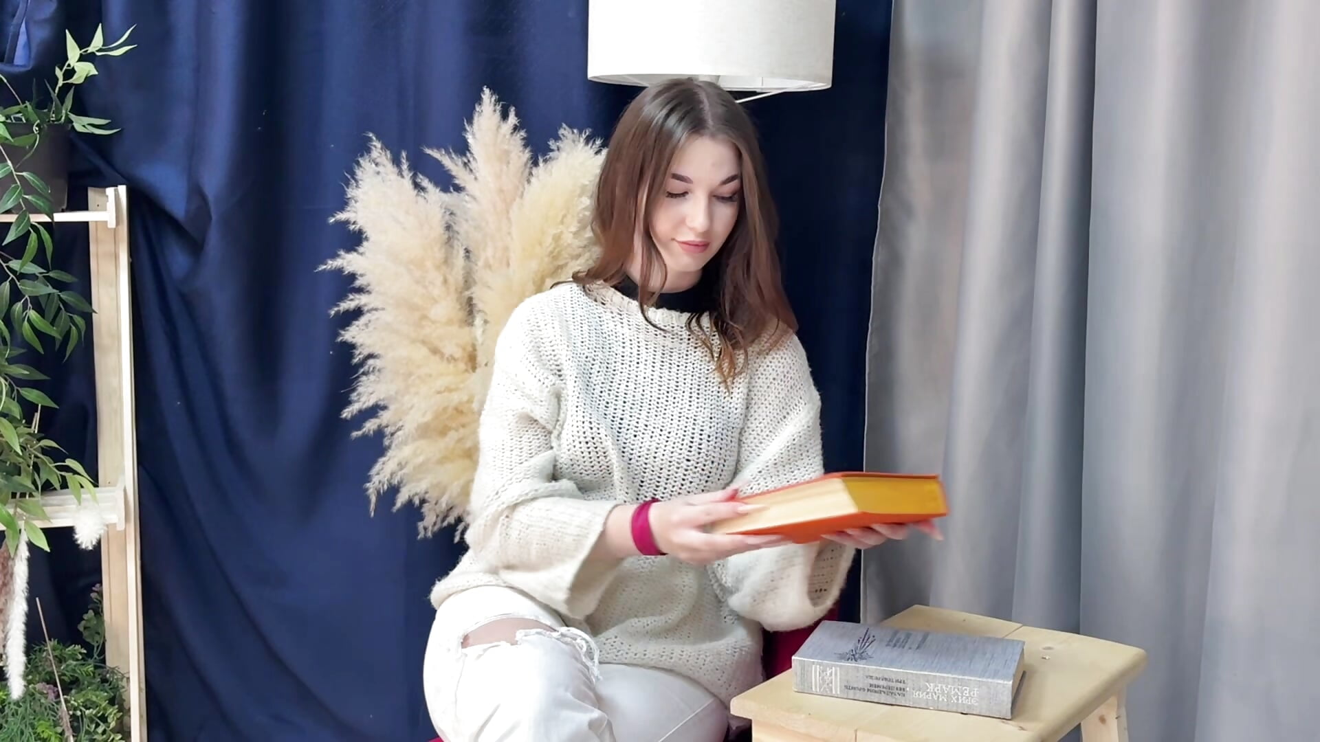 kiss you - video by TheoPeecha cam model