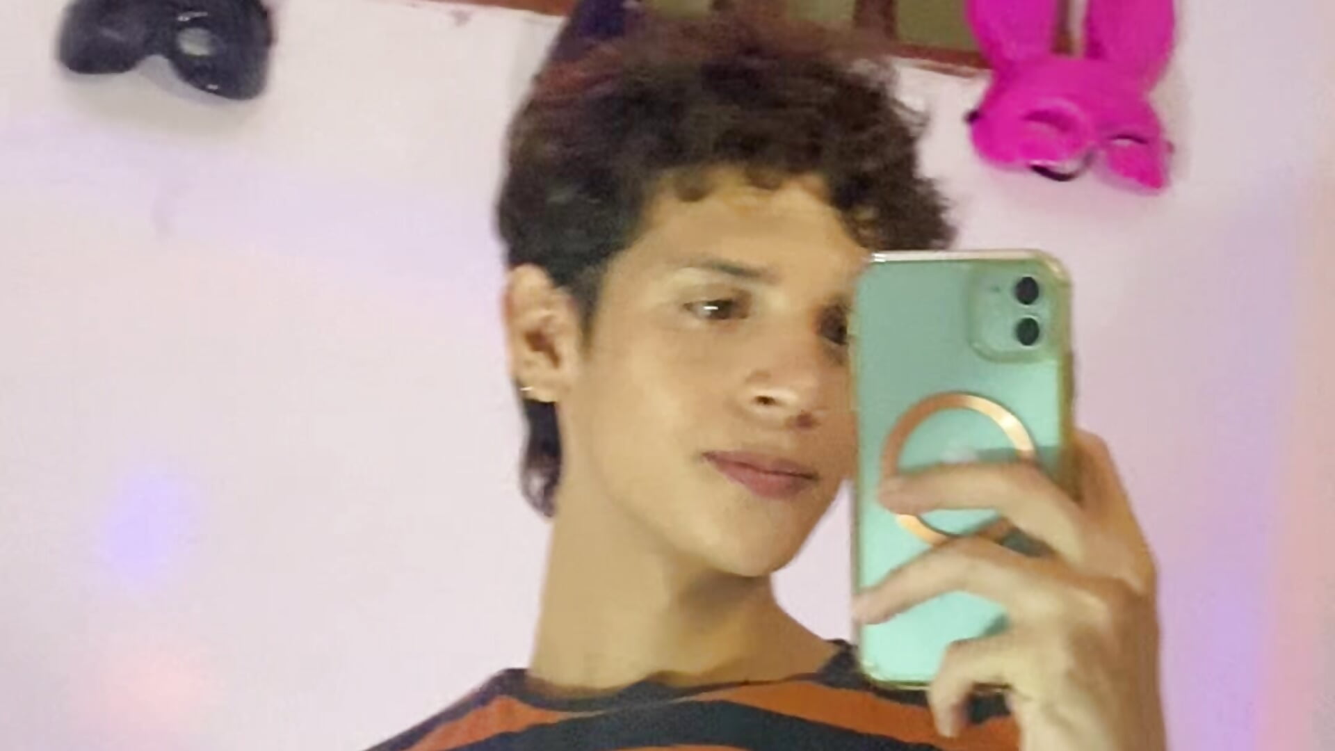 ¿Un poco sexy?😳 - video van tylernova cam-model