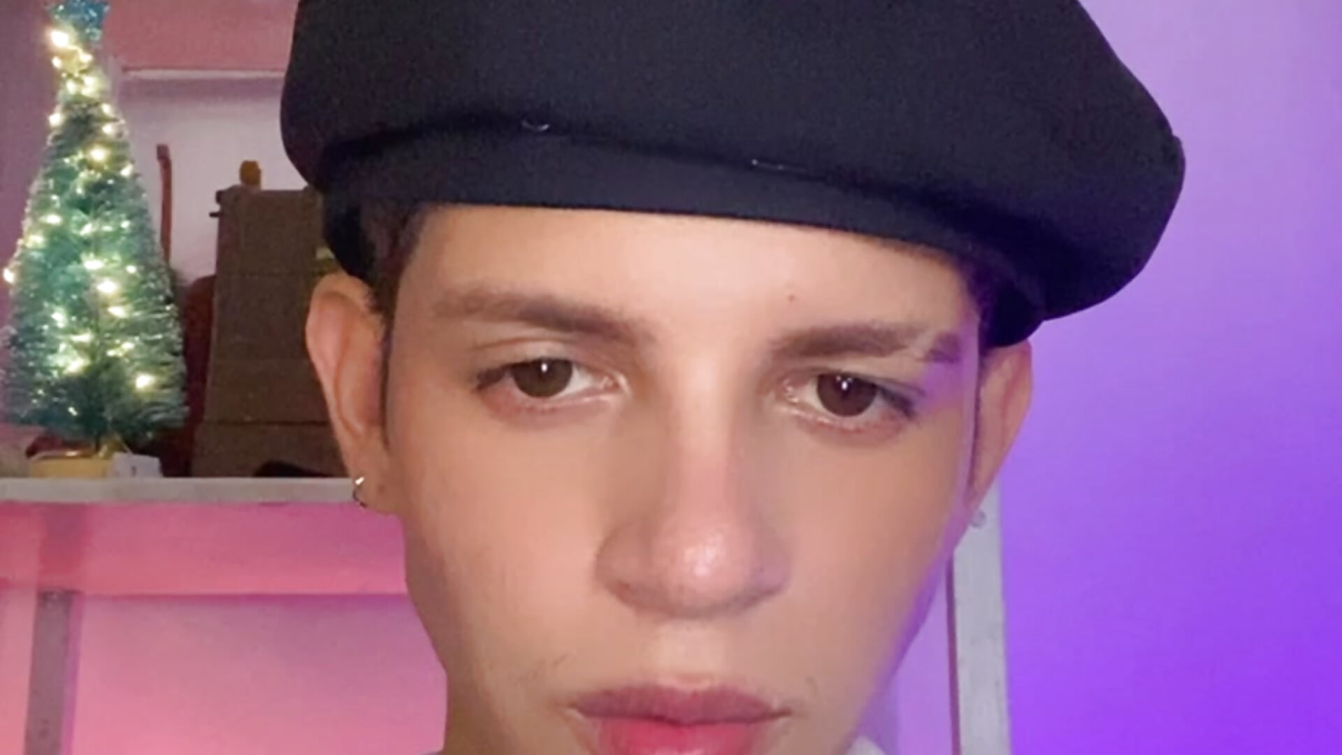 Do you want a kiss? - video van tylernova cam-model