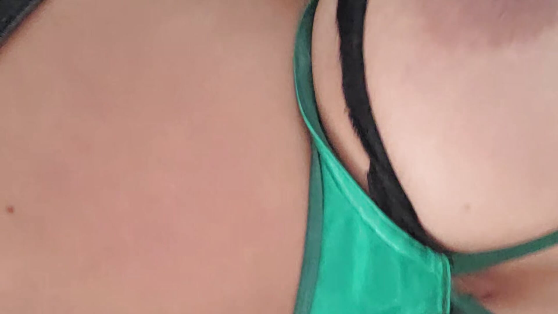 StripTease seins nue - video by LIBERTINE_HOT_Gourmandise cam model