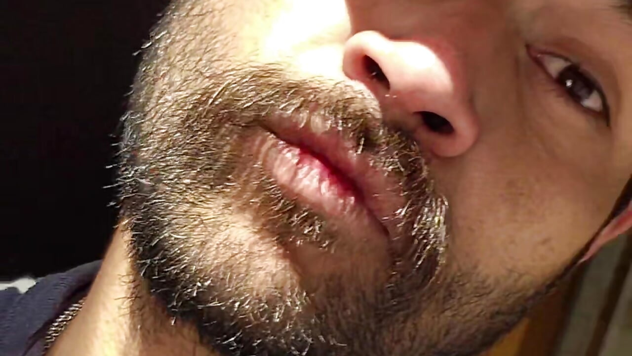 Kiss and wink - video by Nateskp_1 cam model