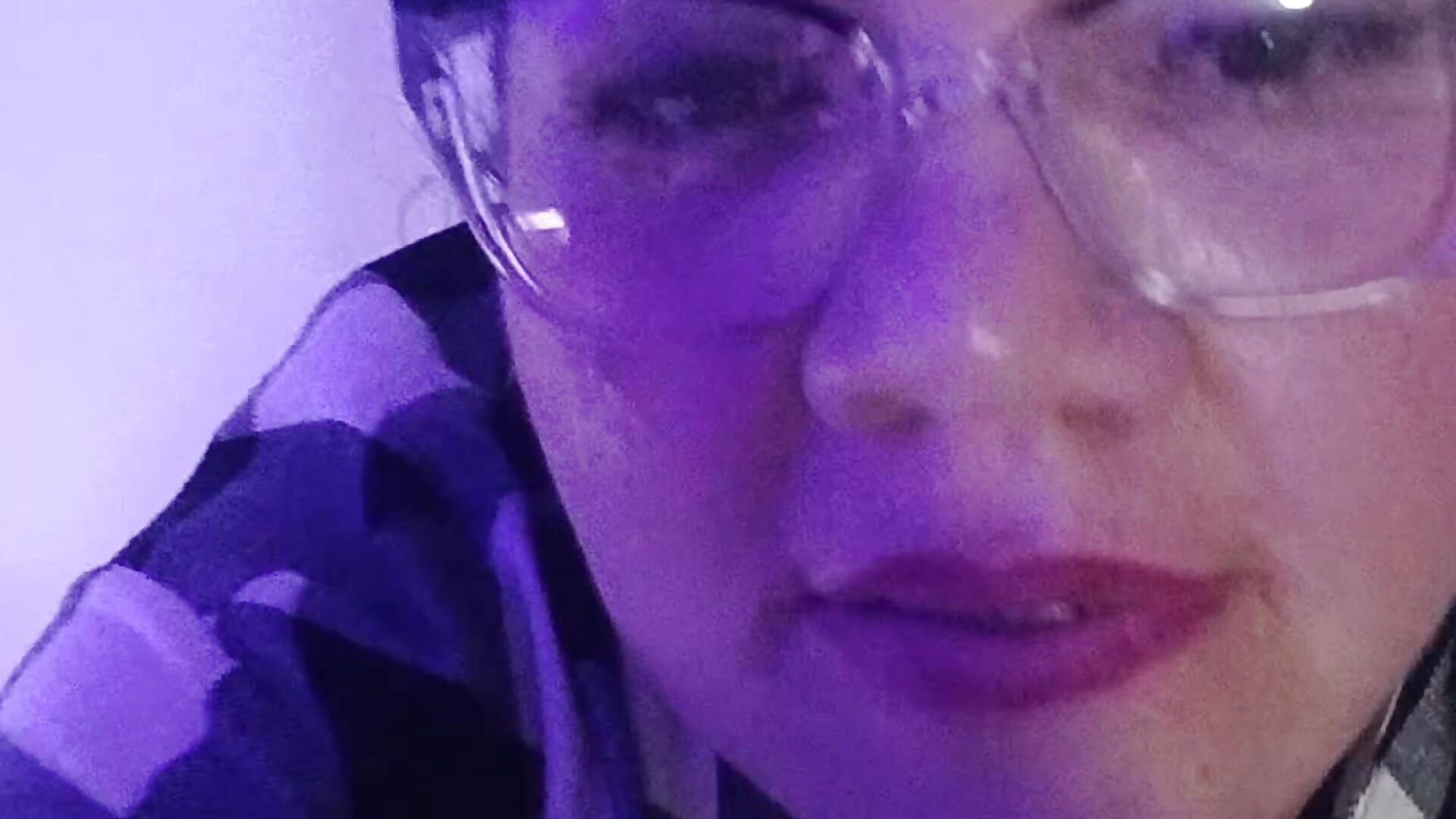 Hello estoy muy caliente y muy mojada que rico. - video by Dulcemaria_004 cam model