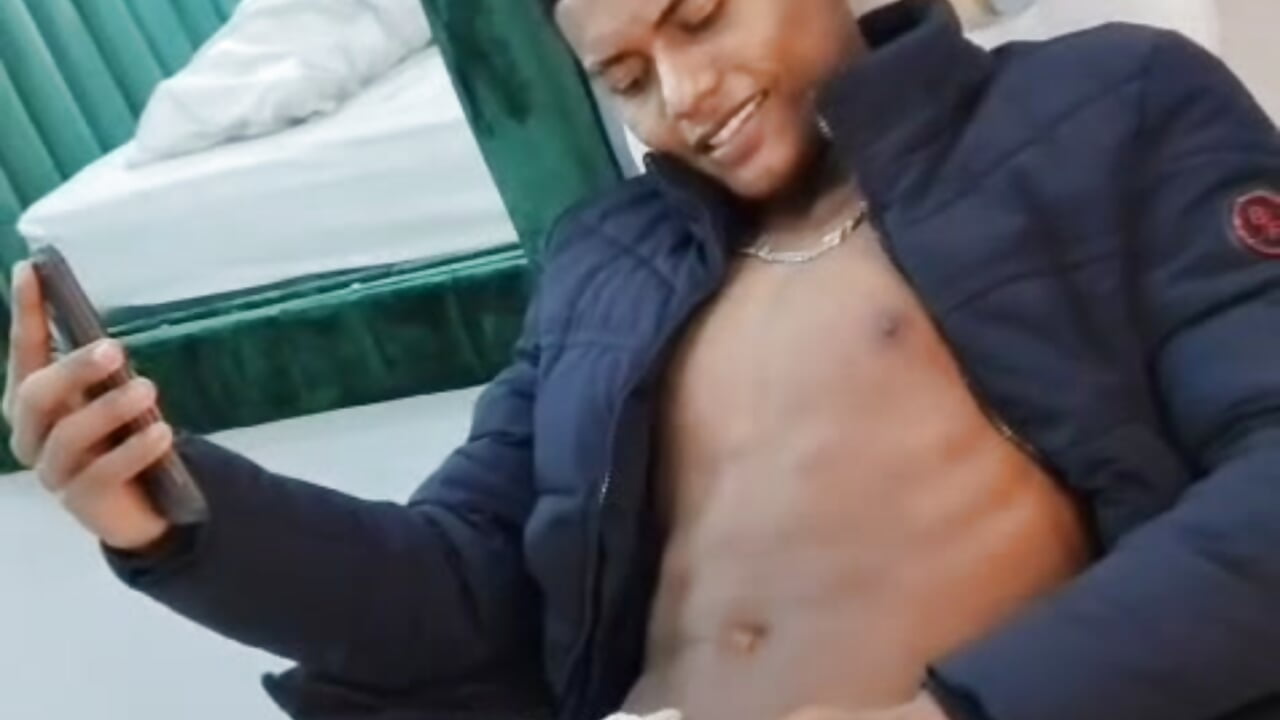 You and I alone in our room and a hot call 😈🥵 - video van MorenitoDigno cam-model