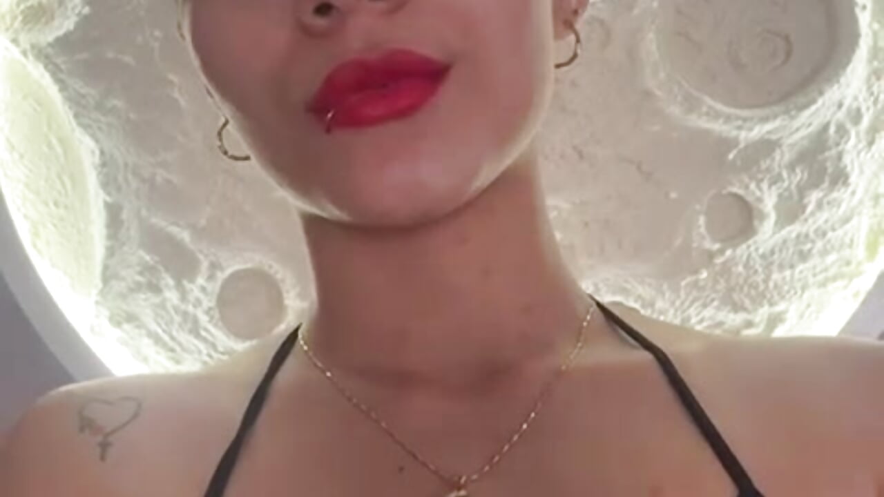 WhatsApp Video 2025-10-11 at 12,18,50 AM (2) - video by shanell-hott cam model