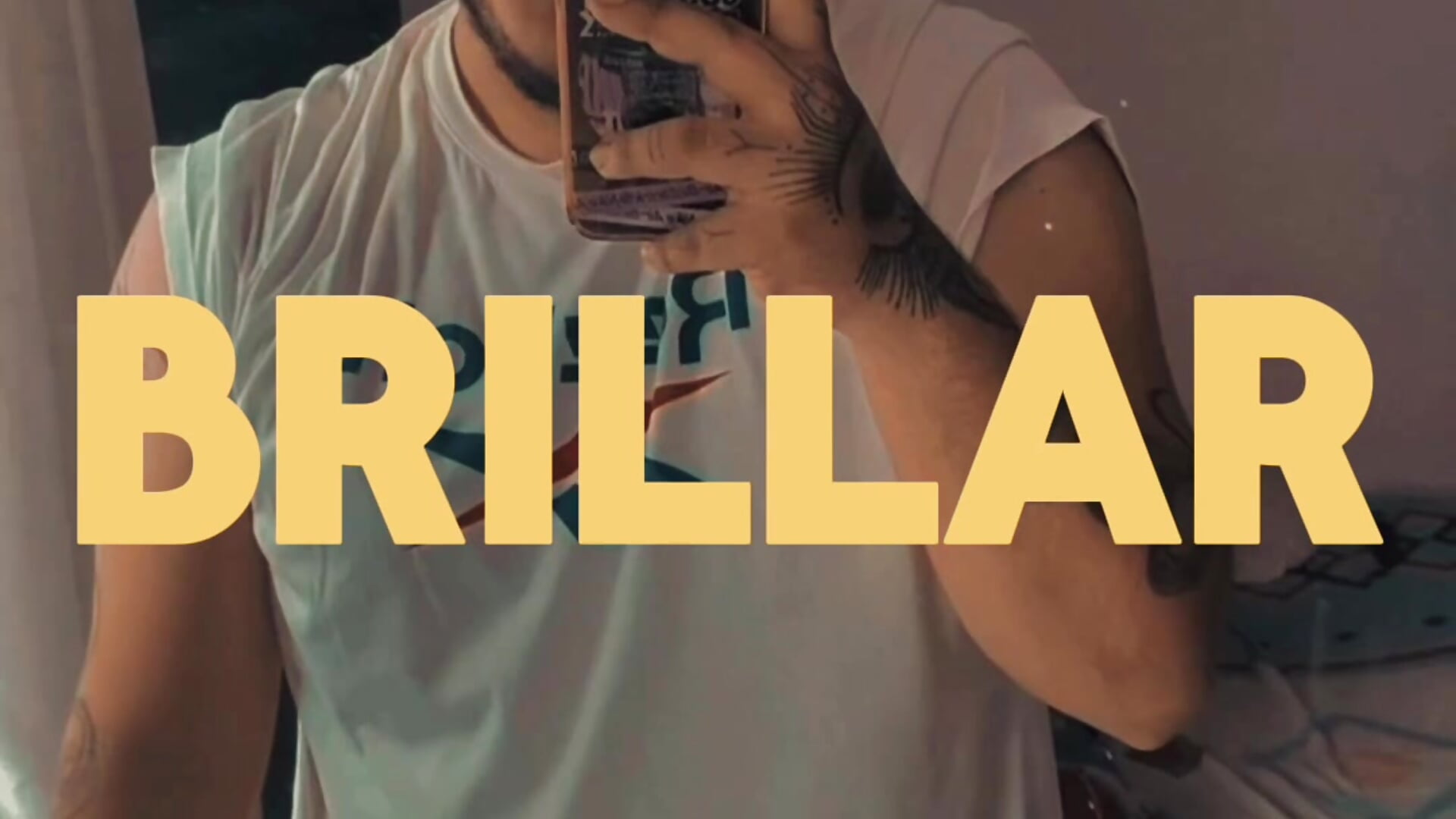 Just chillin 😎 - video van VittorioMontessori cam-model