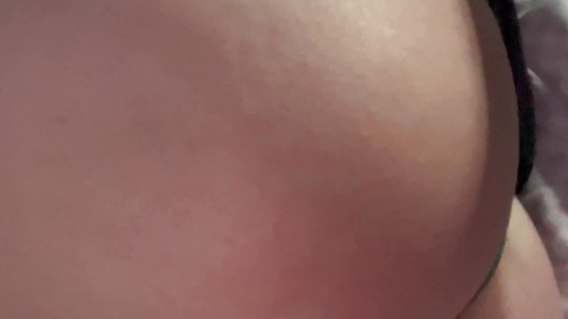red butt after the sun - video by Ali_elli cam model