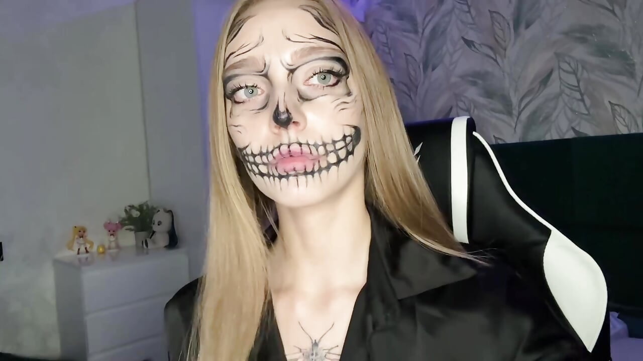 Halloween 🎃 - video by EvaPeace cam model