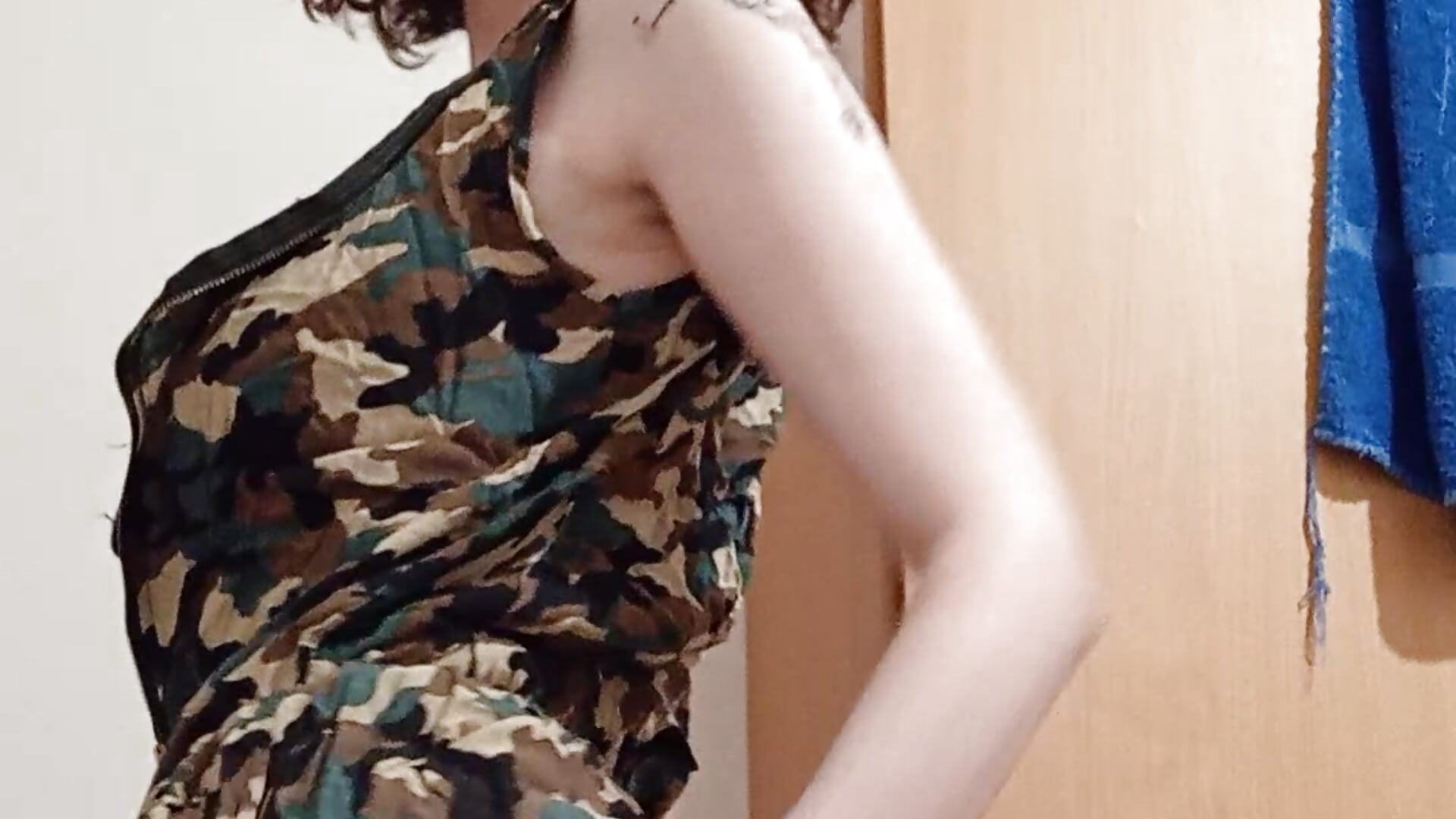 Strip-tease je joue avec ma chatte - labellerose主播的视频