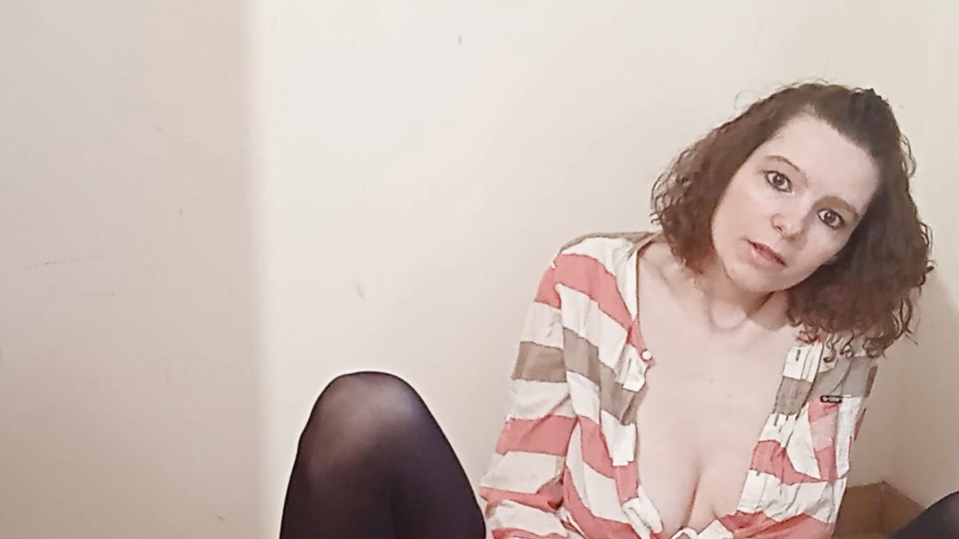 la petite coquine qui ce masturbe - video van labellerose cam-model