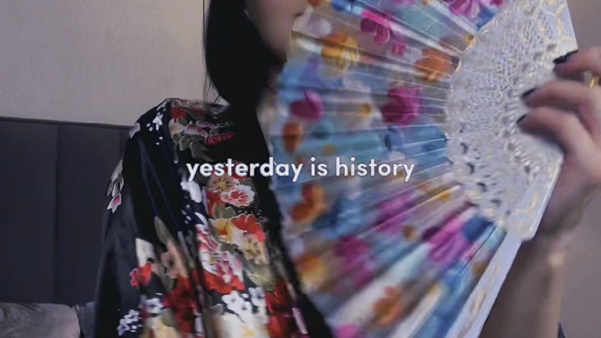 Present - video by BaileeLynn cam model