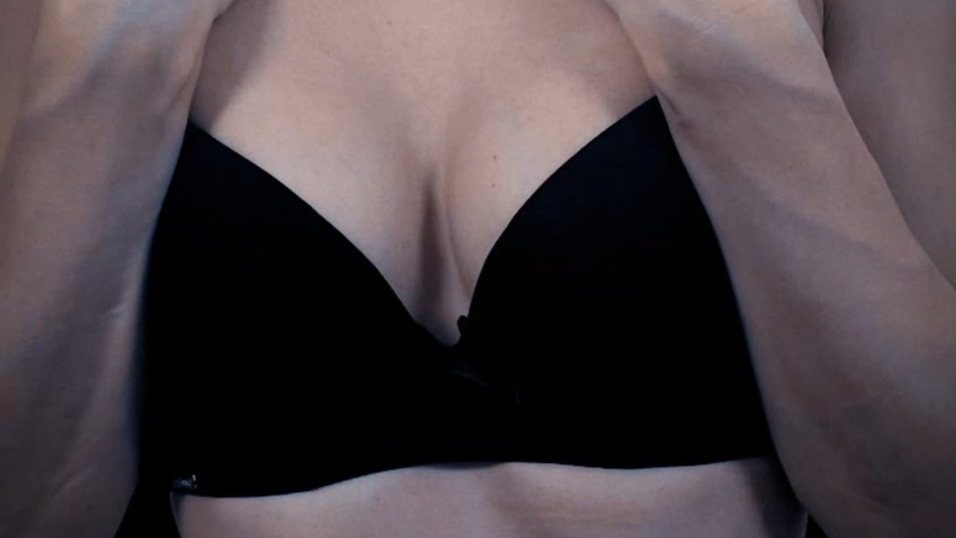 lick - video by BaileeLynn cam model