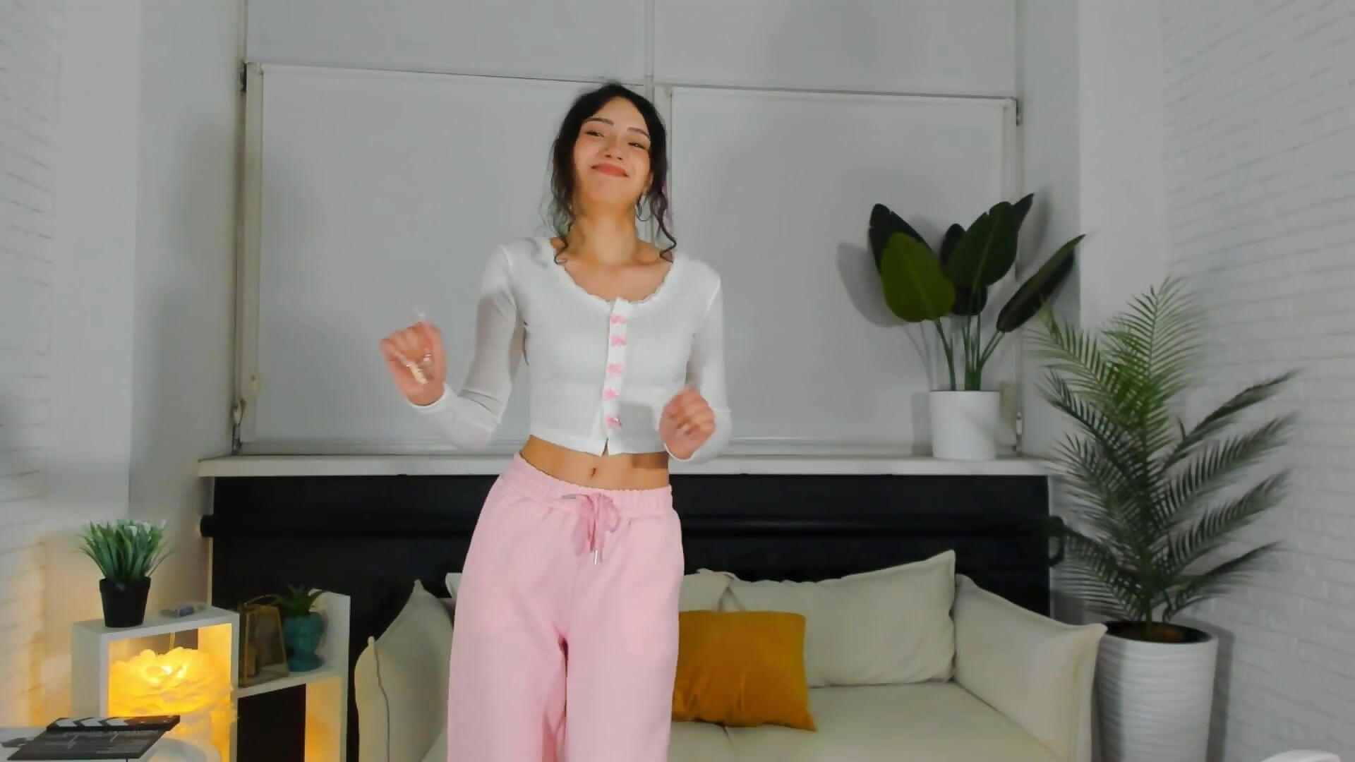 My sweet dance 😜😏🥰 - video by GenevaArton cam model