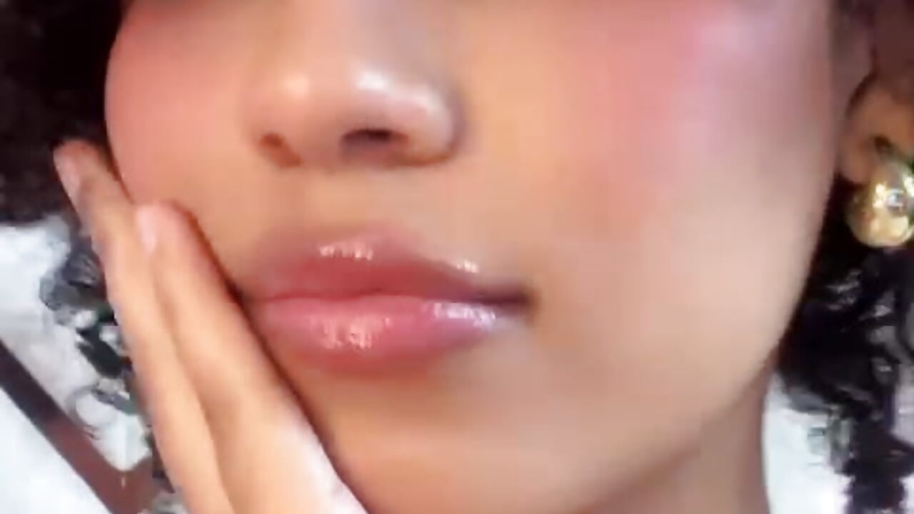 the pleasure of touching my skin🌸 - video by Lila-Rose cam model