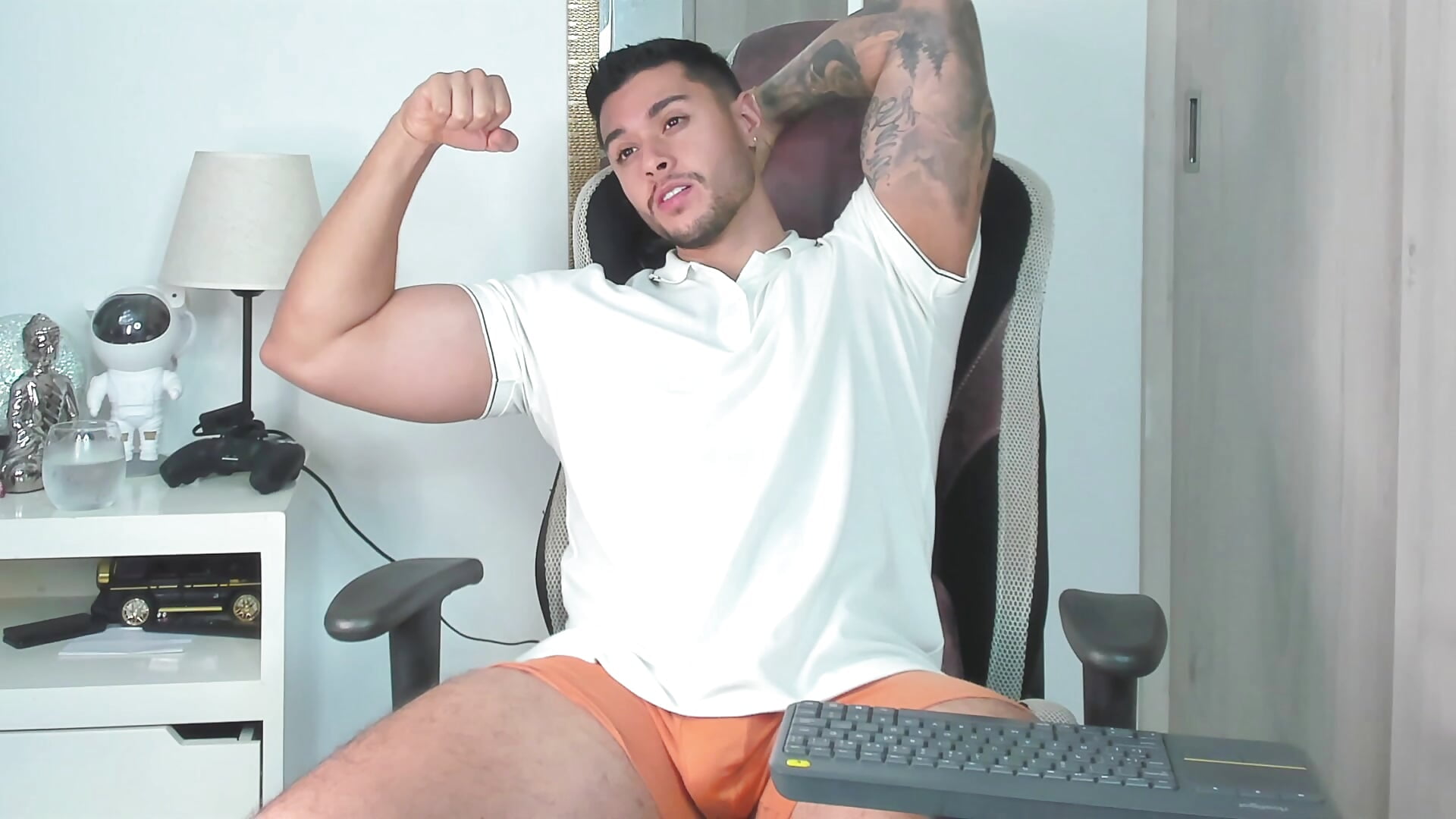 2025-10-18 00-24-09 - video by Ken_mailik1 cam model