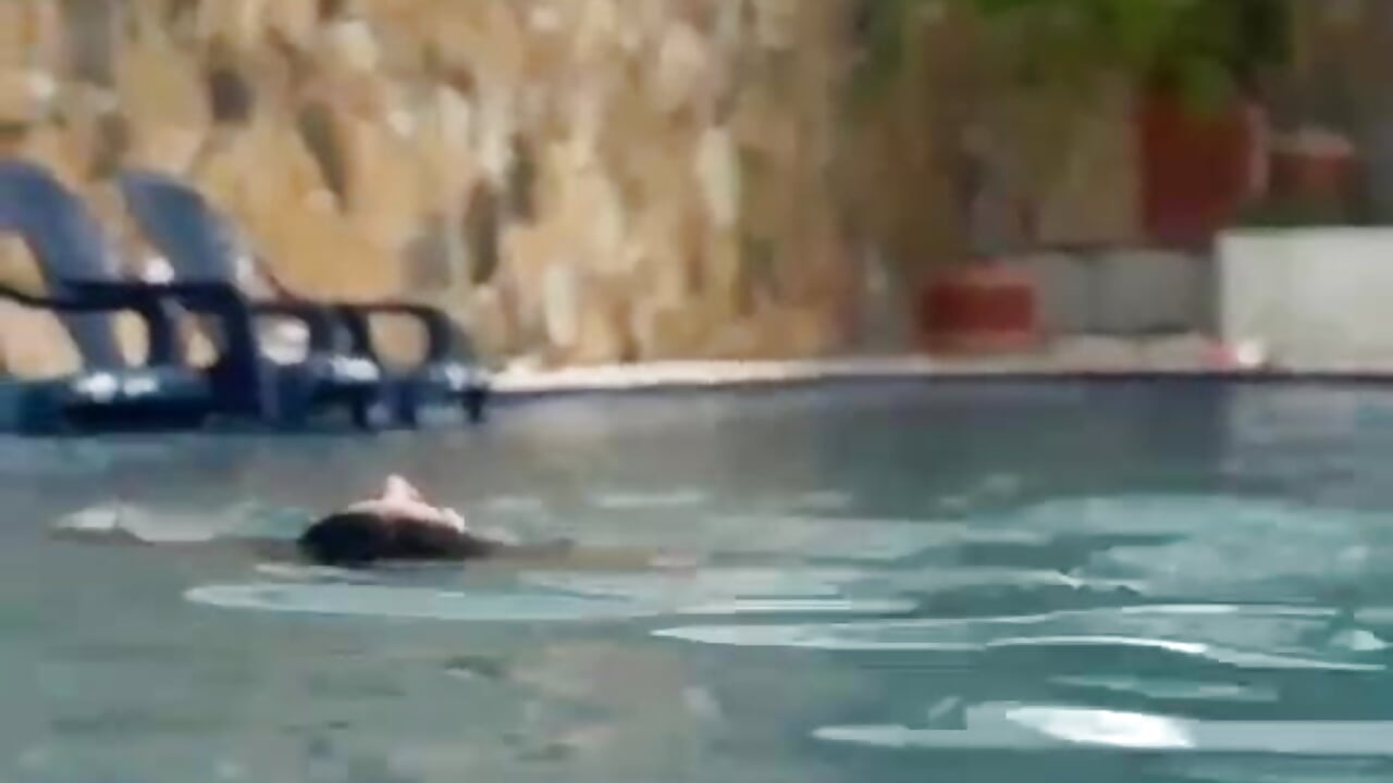 I love swimming 😏🤍 - Swweet_Miia1 캠 모델의 동영상