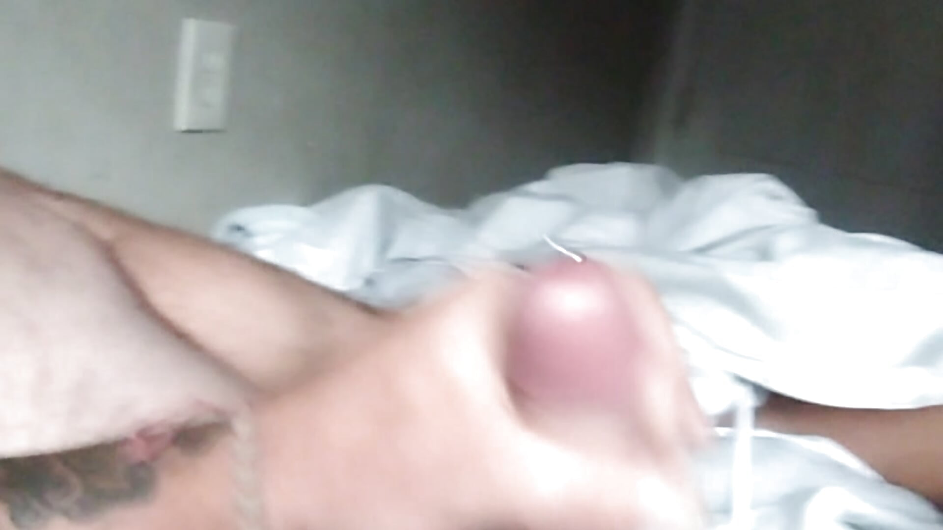 Quickie and cumming - video by shyguy8569 cam model