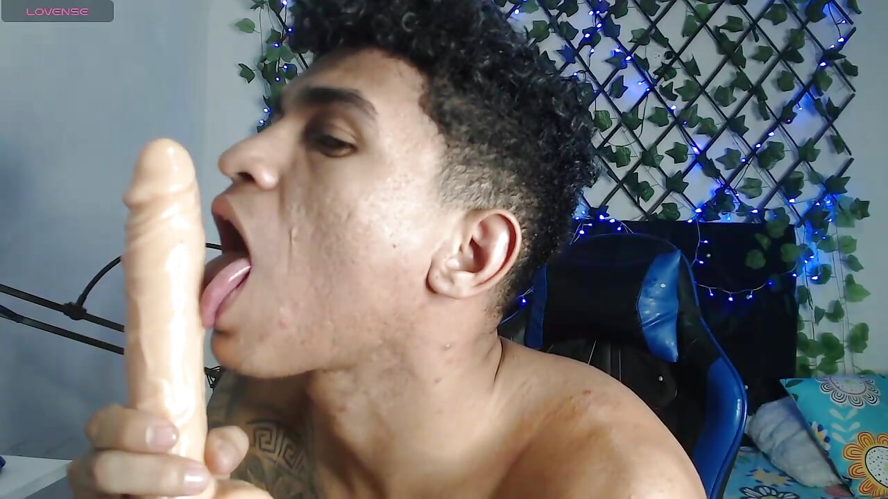 suck - video by Angel_LatinGuy cam model