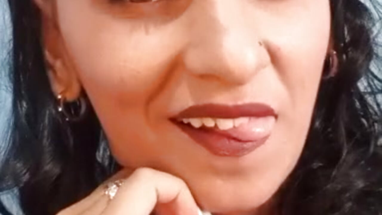 Kiss you bb - video by USA4SQUIRT cam model