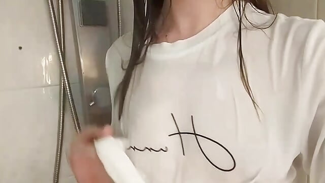 Vieni in doccia con me?💦😈－カメラキャストの_aliceewonder_の動画