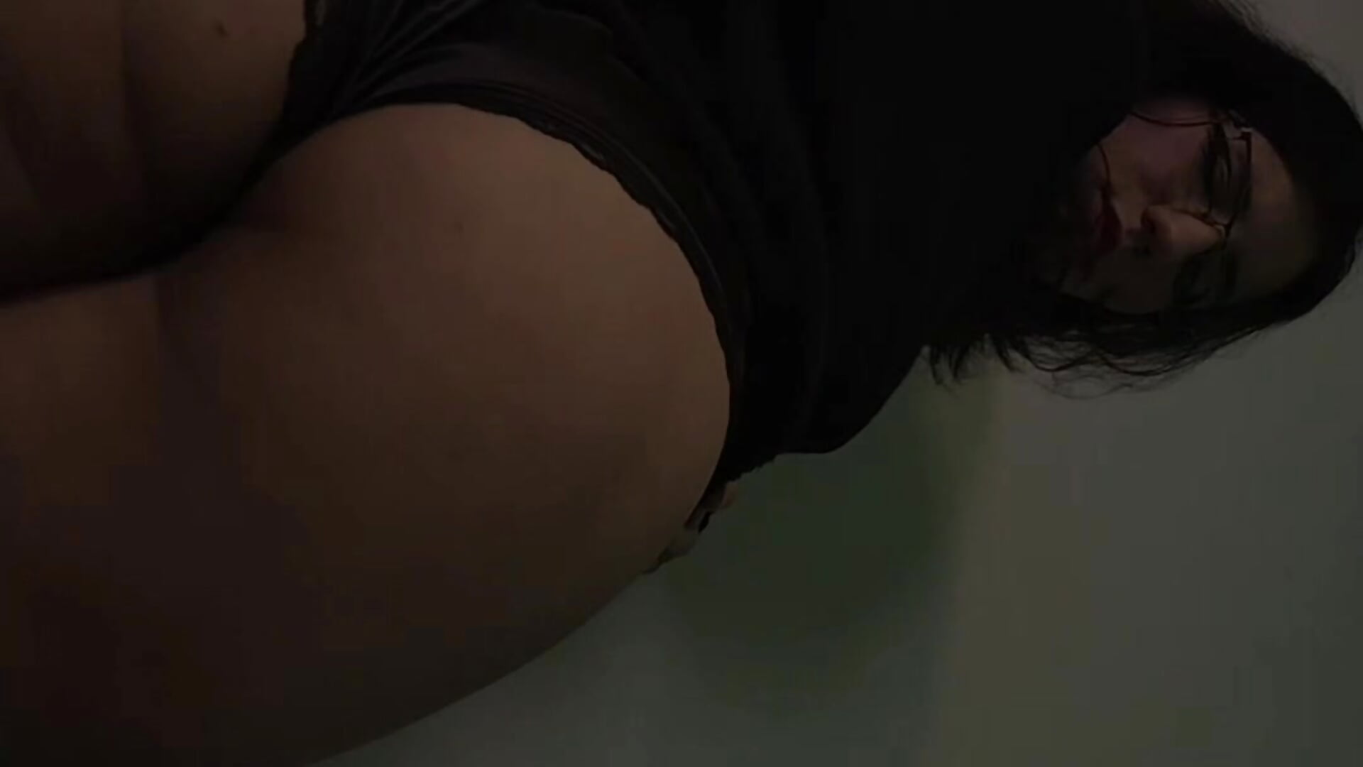 Sweet or wild? - ক্যাম মডেল HollyPeach-এর ভিডিও