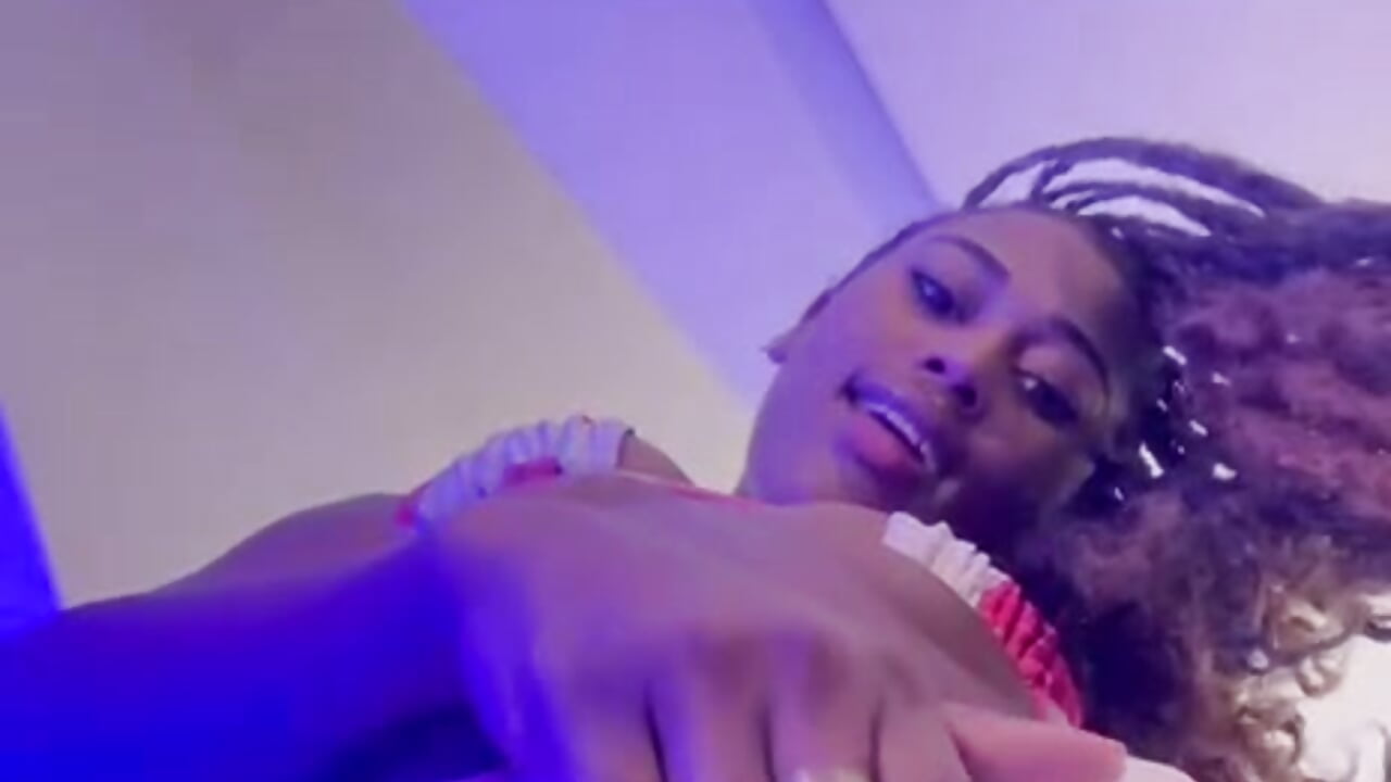 A look up... and many fantasies to discover 💋🍓🍒😈 - video by SofiRuiz_ cam model