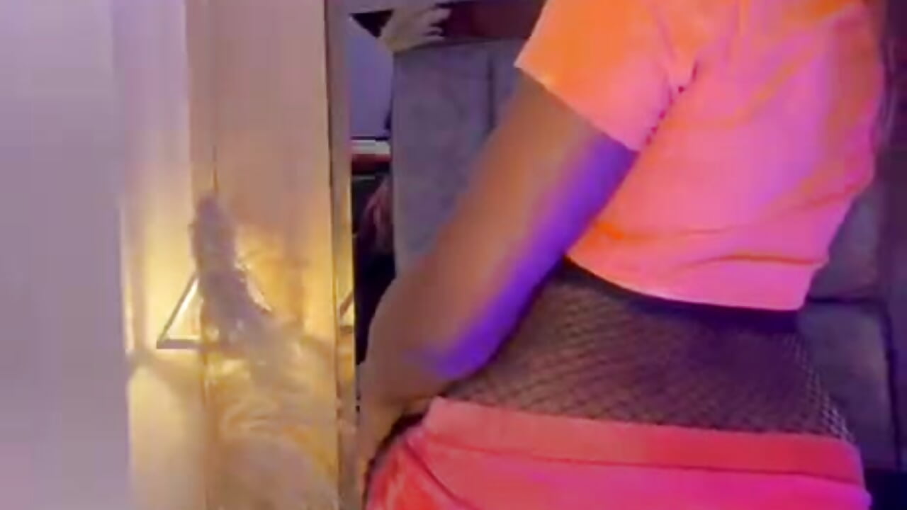 Ready for today's vibe 💃🏽😘🍓🙈 - video by SofiRuiz_ cam model